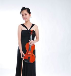 Violinist Jiuri Yu