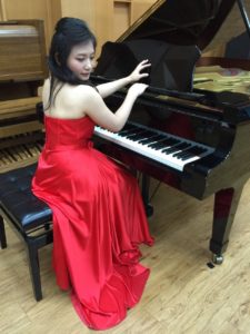Pianist Mia Tsai